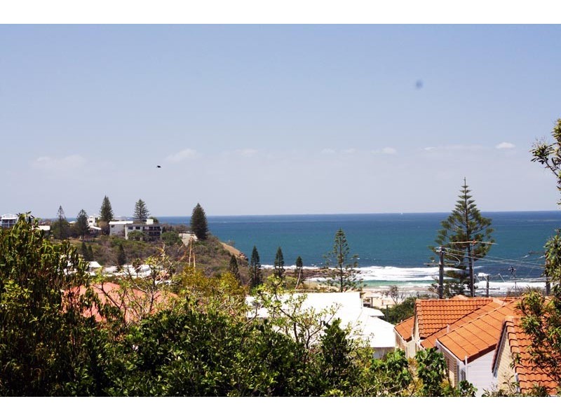 13 Burgess St, Kings Beach QLD 4551
