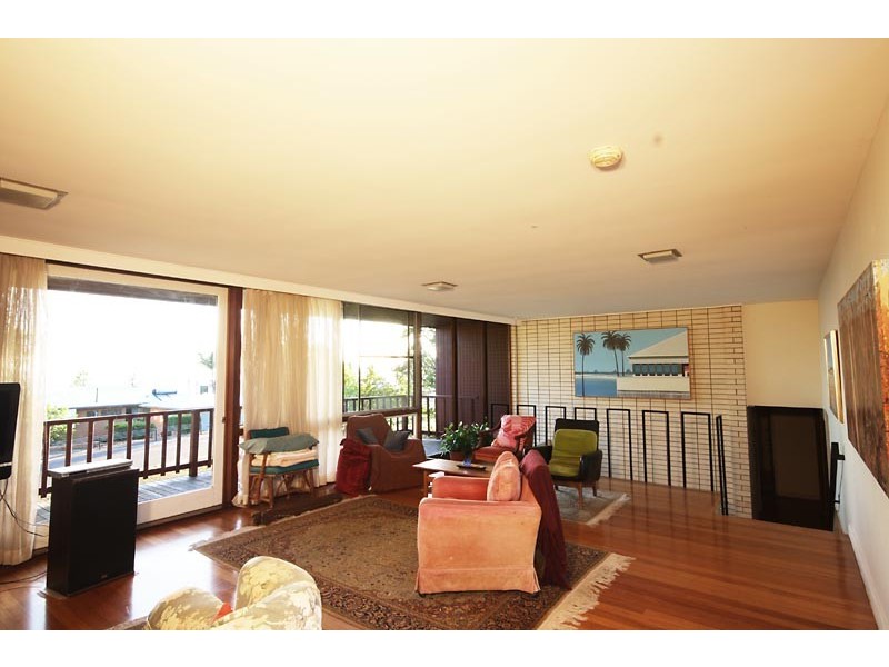 13 Burgess St, Kings Beach QLD 4551