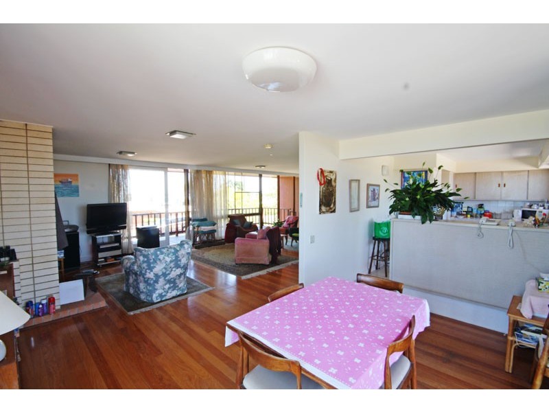 13 Burgess St, Kings Beach QLD 4551