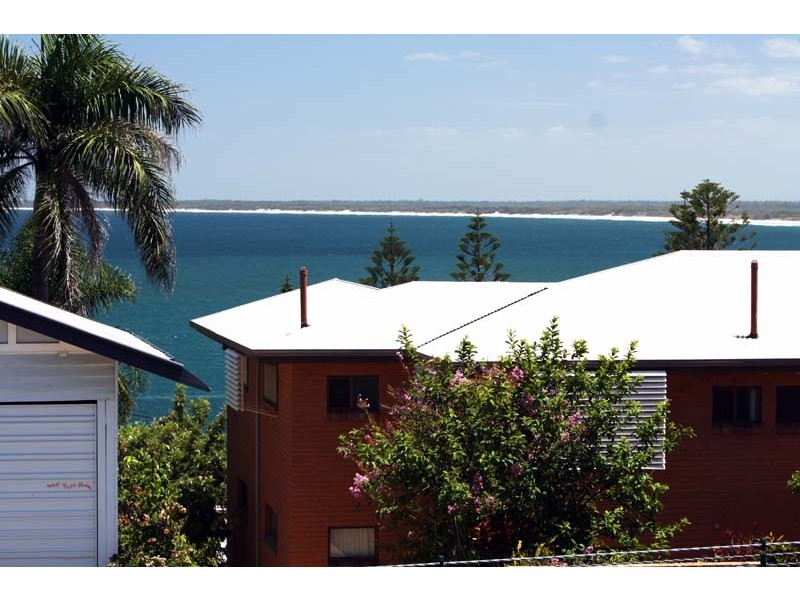 13 Burgess St, Kings Beach QLD 4551