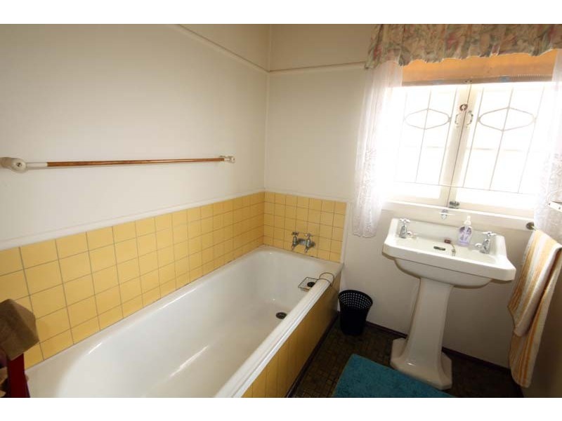 21 Ngungun Street, Dicky Beach QLD 4551