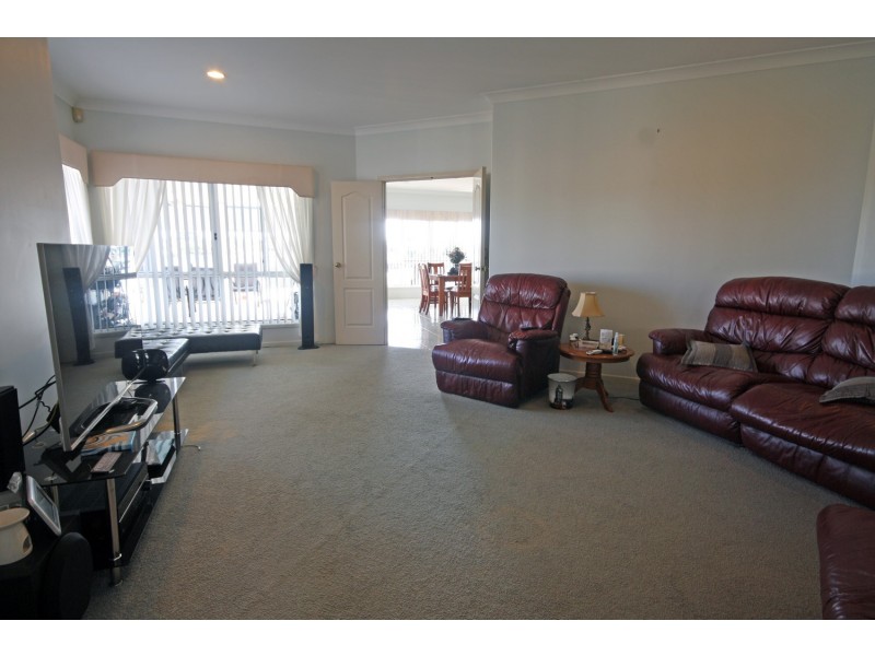 4 Cowiebank Place, Pelican Waters QLD 4551