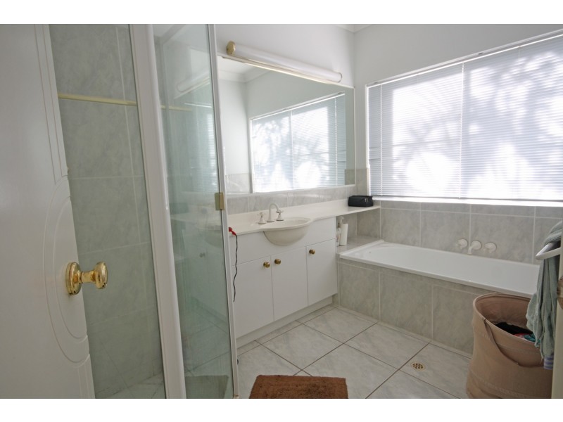 4 Cowiebank Place, Pelican Waters QLD 4551