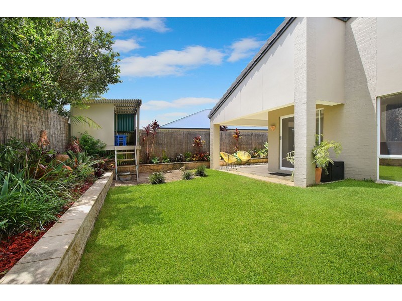 33 Montserrat Cres, Caloundra West QLD 4551
