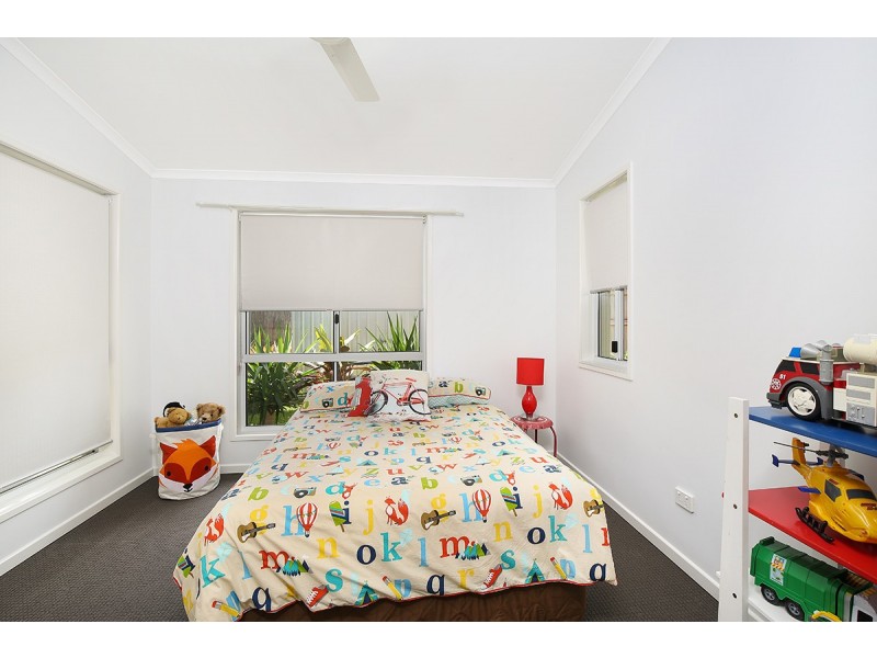 33 Montserrat Cres, Caloundra West QLD 4551