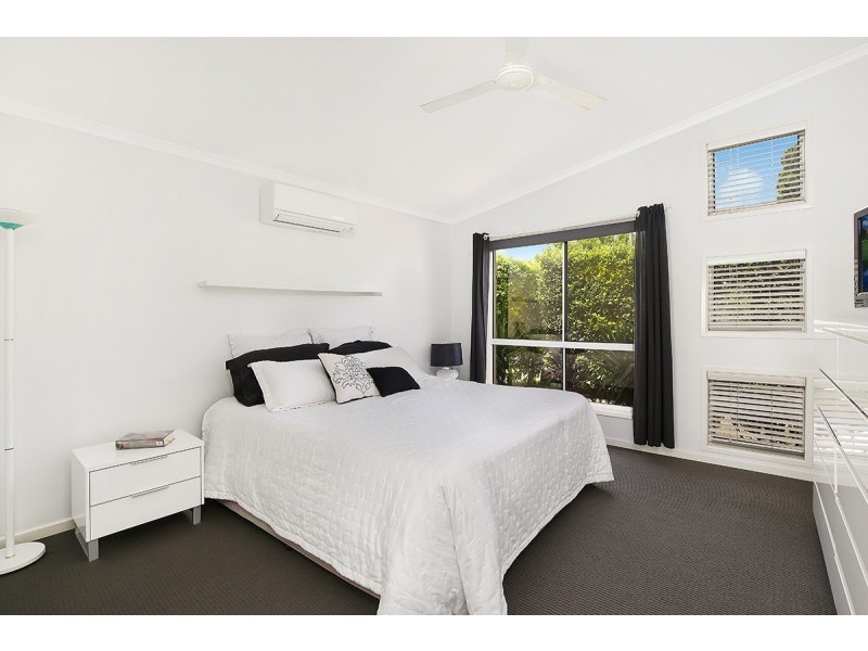 33 Montserrat Cres, Caloundra West QLD 4551