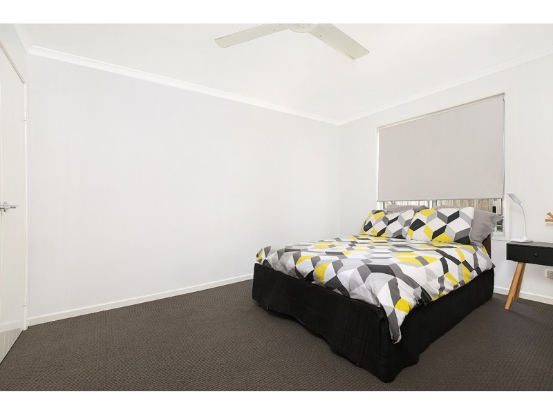 33 Montserrat Cres, Caloundra West QLD 4551