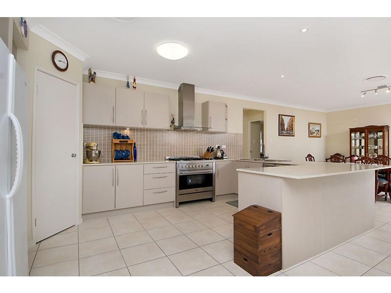 3 Rutherford Pl, Pelican Waters QLD 4551
