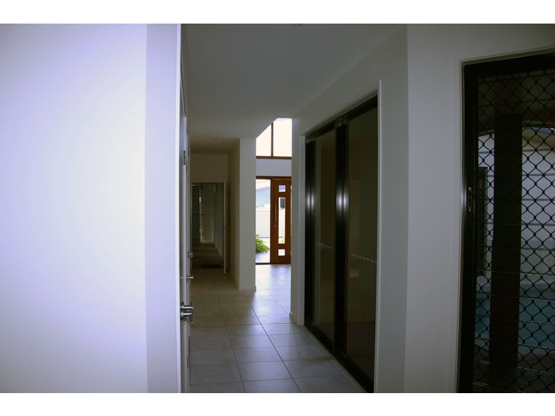 5 Airlie Cres, Pelican Waters QLD 4551
