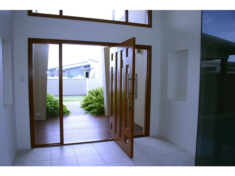 5 Airlie Cres, Pelican Waters QLD 4551