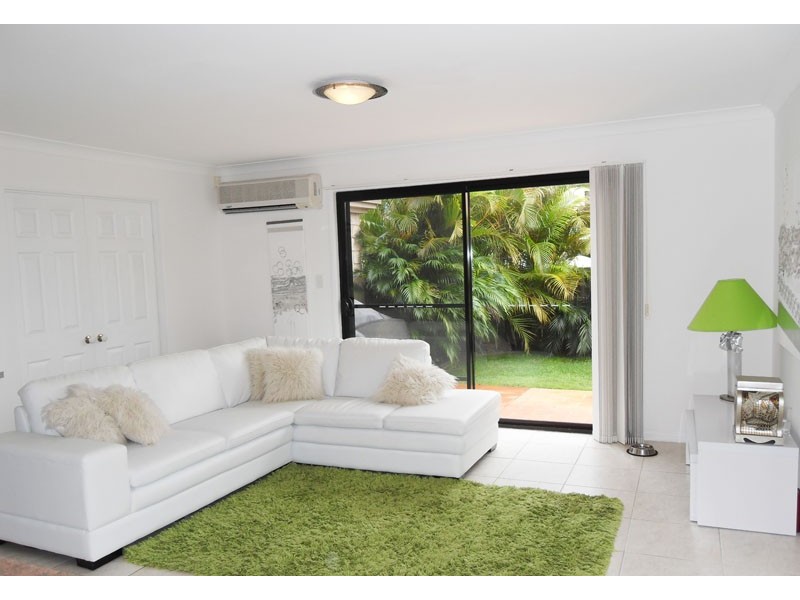 56 Kalowendha Avenue, Pelican Waters QLD 4551