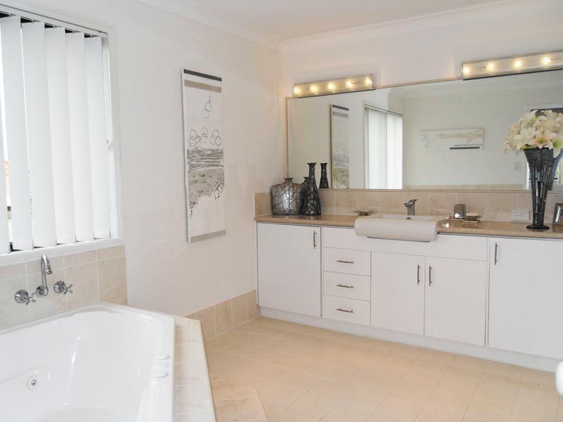 56 Kalowendha Avenue, Pelican Waters QLD 4551