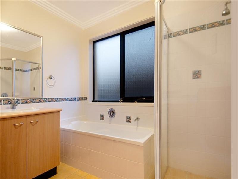 14 Scartree St, Pelican Waters QLD 4551