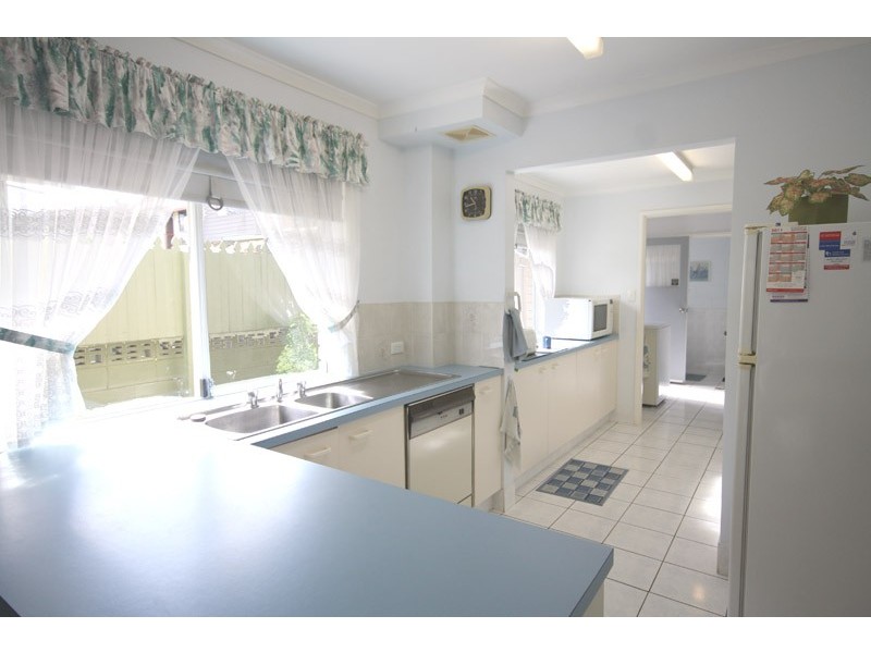 2/112 Esplanade, Golden Beach QLD 4551