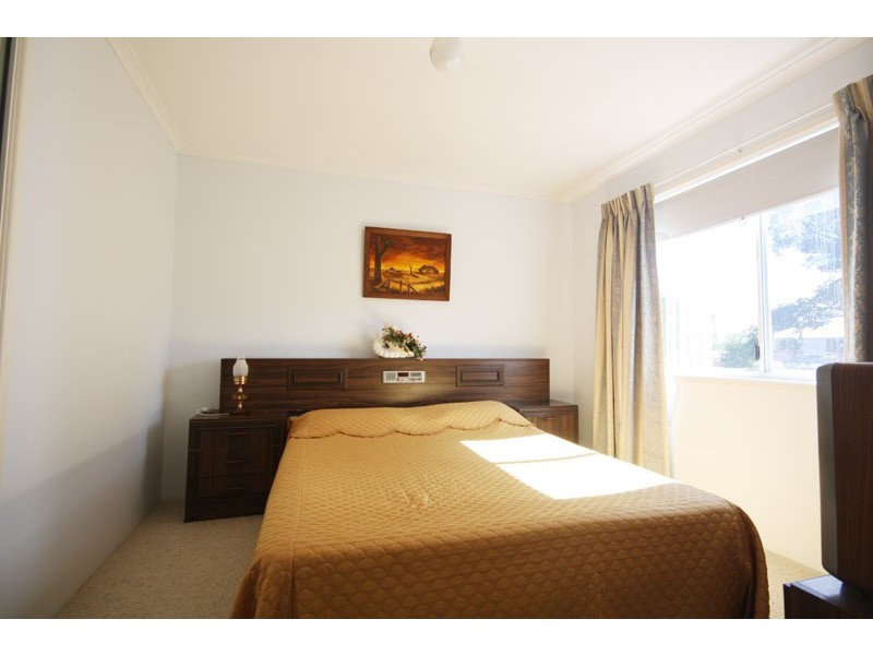 2/112 Esplanade, Golden Beach QLD 4551