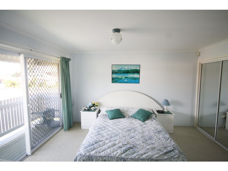 2/112 Esplanade, Golden Beach QLD 4551