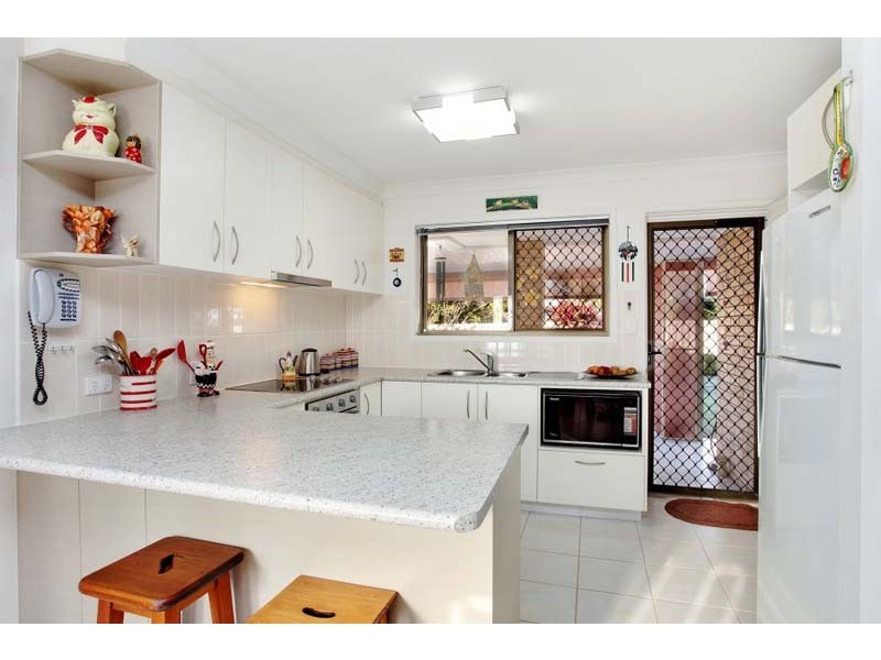 2/65 Lamerough Pde, Golden Beach QLD 4551