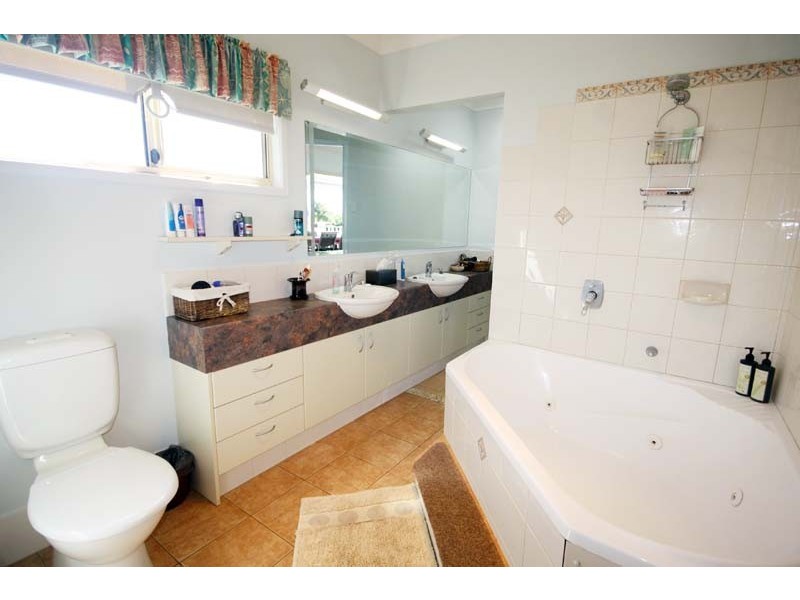 30 Nothling St, Moffat Beach QLD 4551