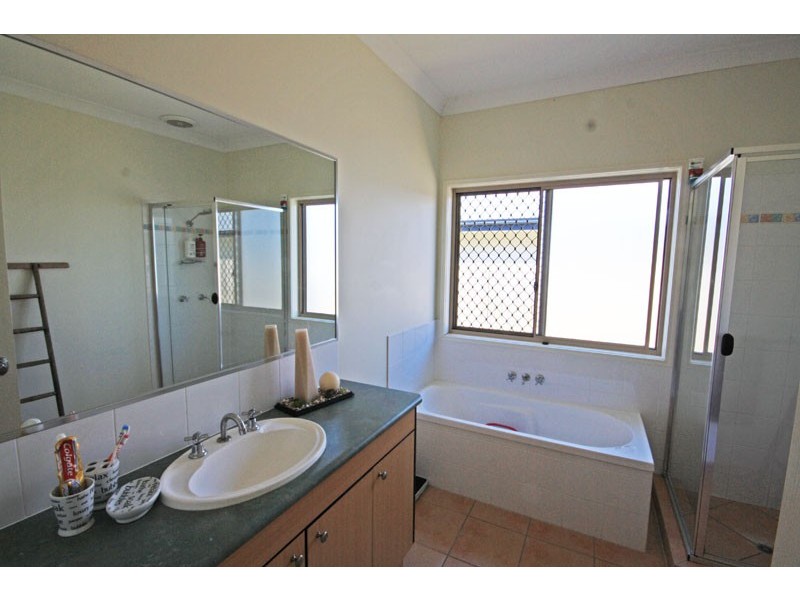 15 Endeavour Crescent, Pelican Waters QLD 4551