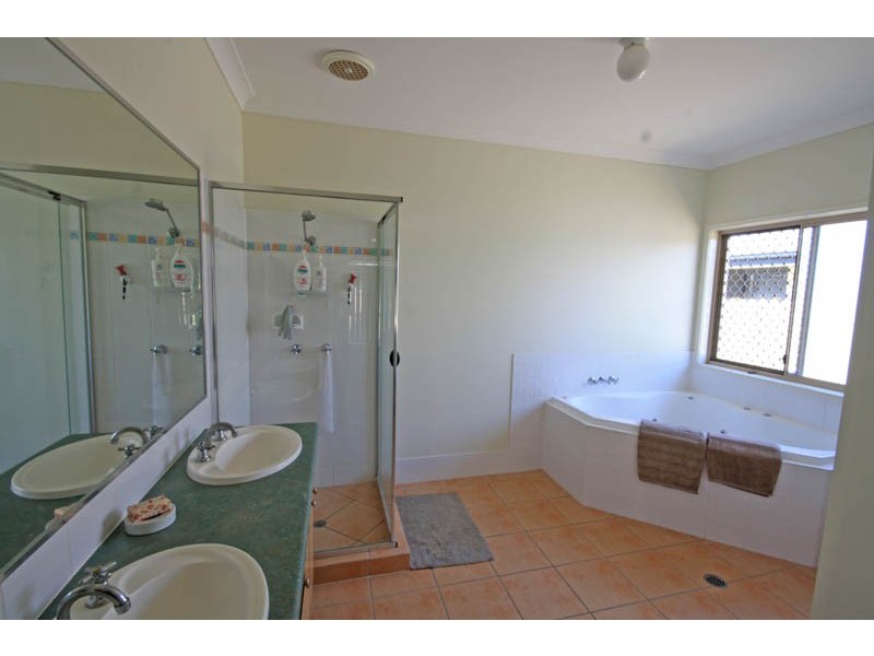 15 Endeavour Crescent, Pelican Waters QLD 4551
