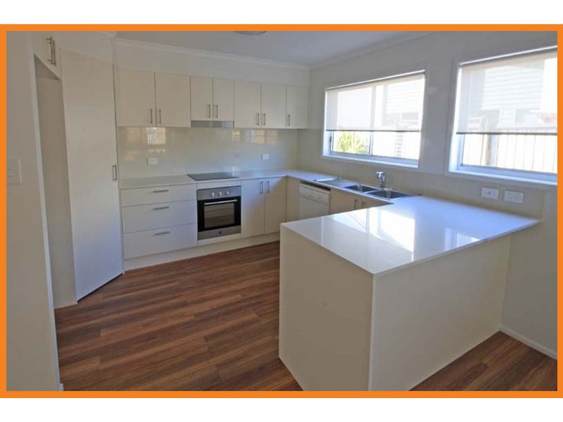 2 Bandaroo Street, Warana QLD 4575