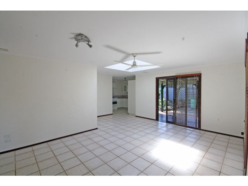 8 Pinaroo Street, Battery Hill QLD 4551