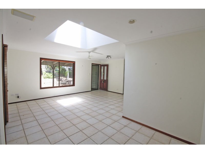 8 Pinaroo Street, Battery Hill QLD 4551