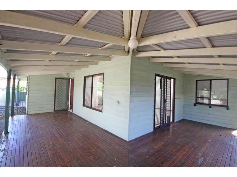 8 Pinaroo Street, Battery Hill QLD 4551