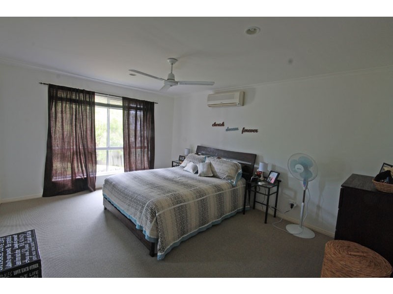 11 Carisbrook Court, Little Mountain QLD 4551
