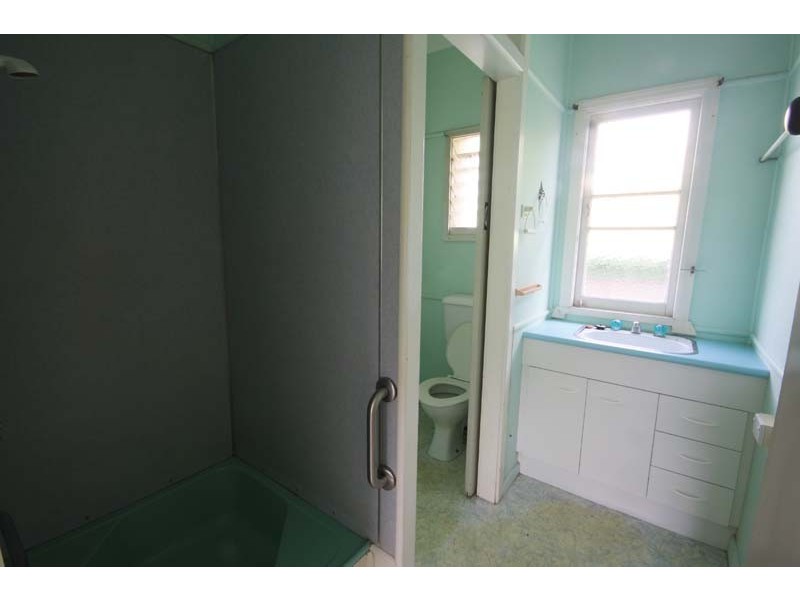 1 Wills Avenue, Golden Beach QLD 4551