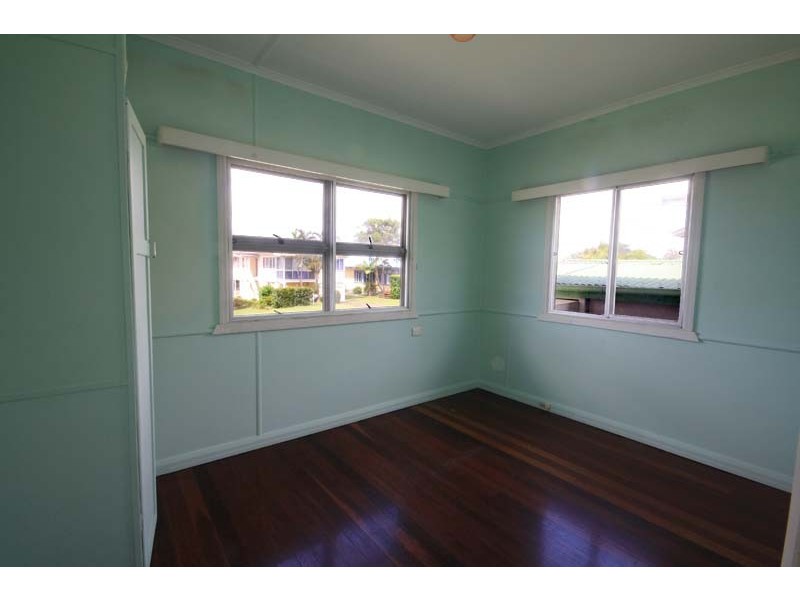 1 Wills Avenue, Golden Beach QLD 4551