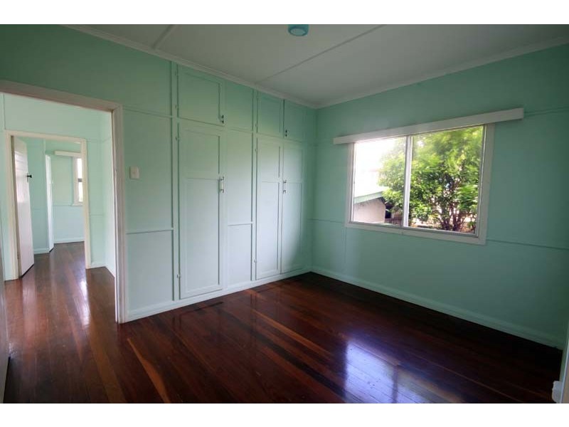 1 Wills Avenue, Golden Beach QLD 4551