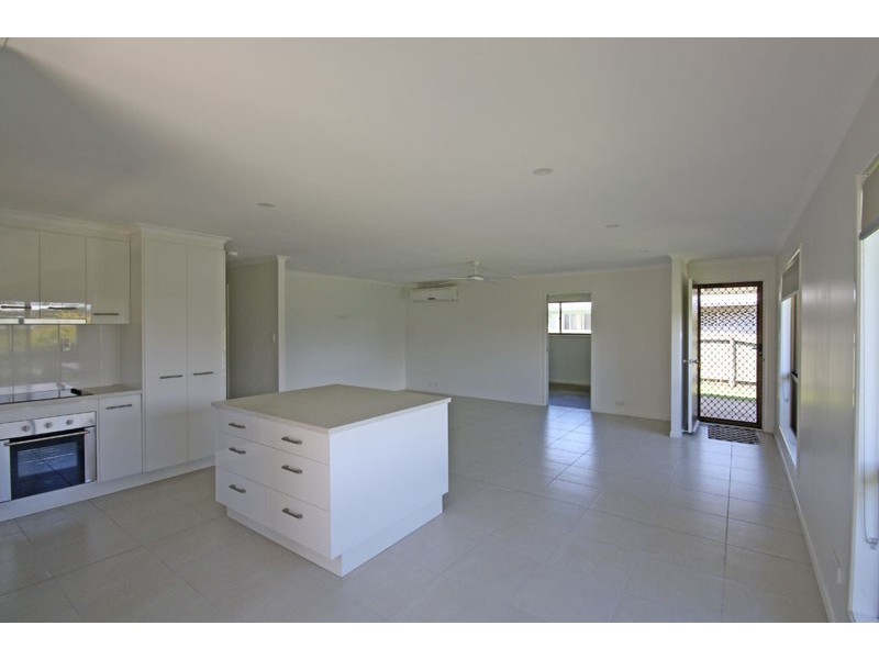 37 Lapoinya Crescent, Warana QLD 4575