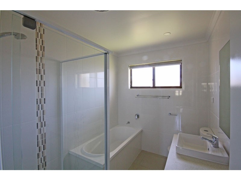 37 Lapoinya Crescent, Warana QLD 4575
