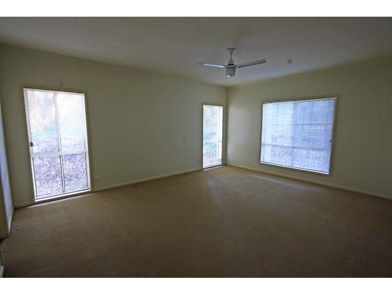 24 Flamingo Street, Little Mountain QLD 4551