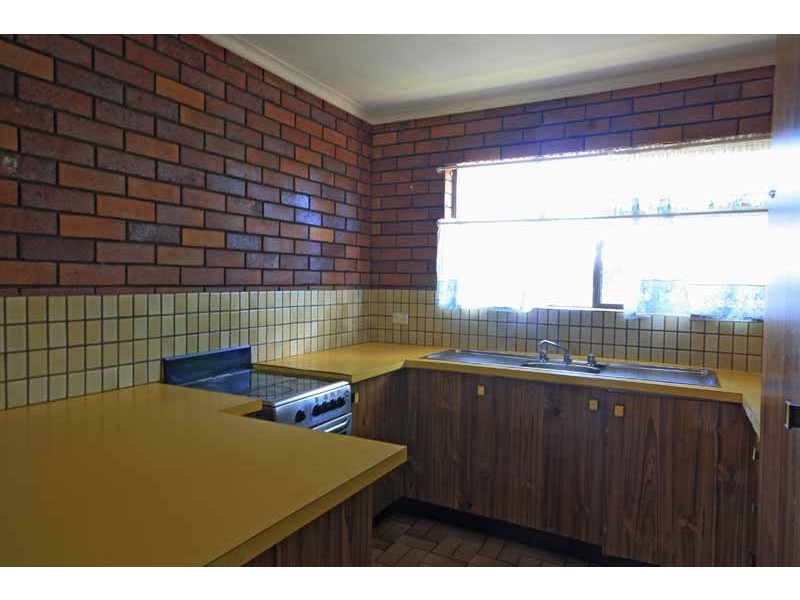 2/11 Bowman Road, Caloundra QLD 4551