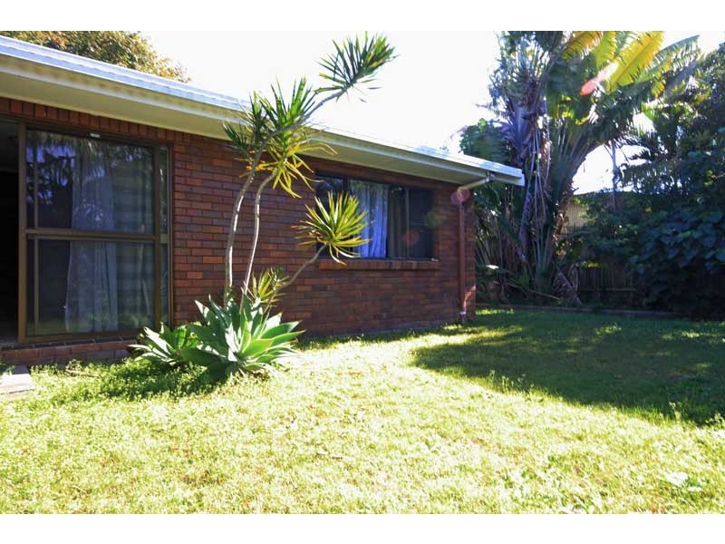 2/11 Bowman Road, Caloundra QLD 4551