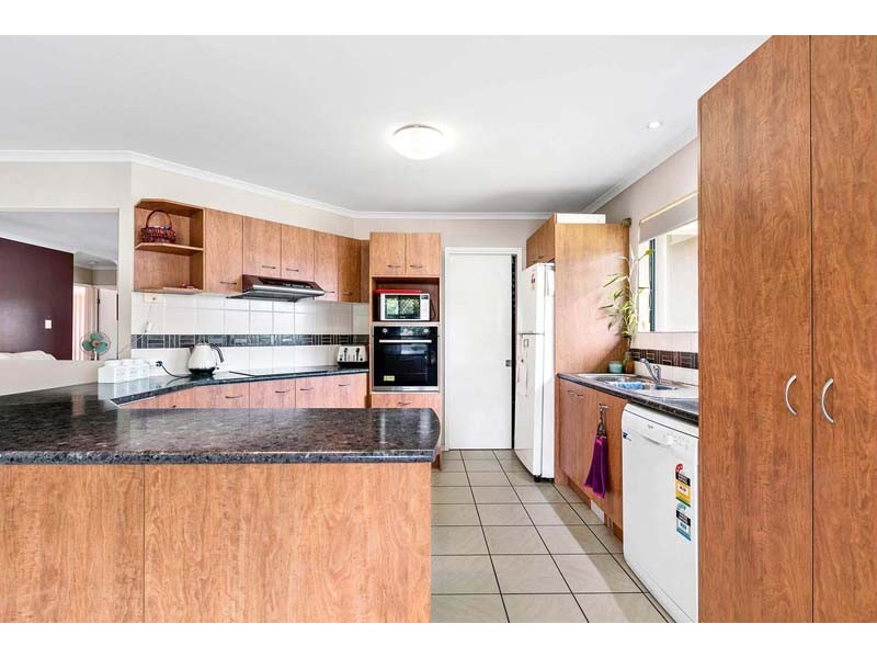 16 Montserrat Crescent, Caloundra West QLD 4551