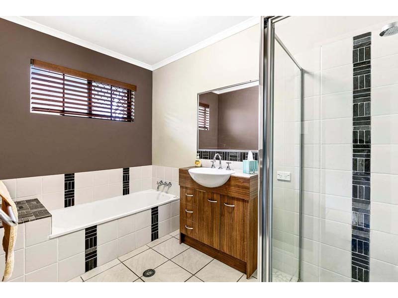 16 Montserrat Crescent, Caloundra West QLD 4551