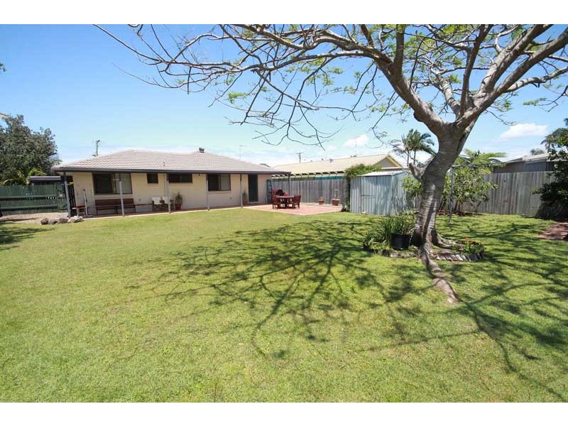 4 Dotterel St, Parrearra QLD 4575
