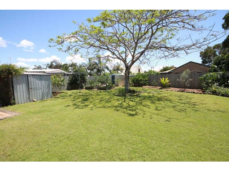 4 Dotterel St, Parrearra QLD 4575