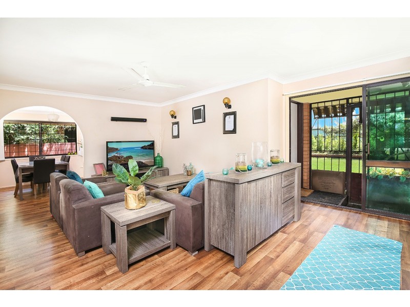 2 Doon Doon St, Currimundi QLD 4551