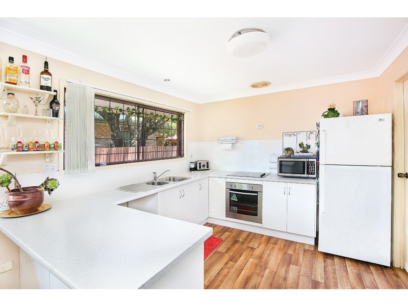 2 Doon Doon St, Currimundi QLD 4551