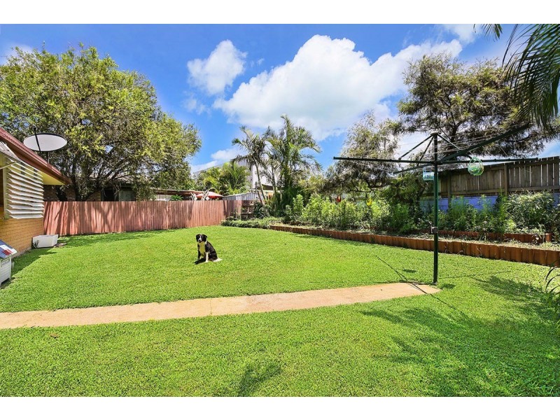 2 Doon Doon St, Currimundi QLD 4551