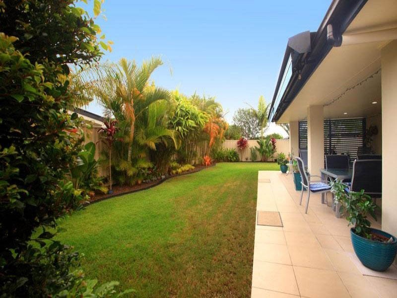 8 Mayo St, Caloundra West QLD 4551