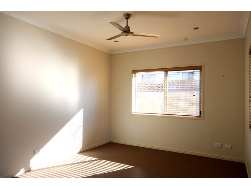 2 Nebo St, Caloundra West QLD 4551