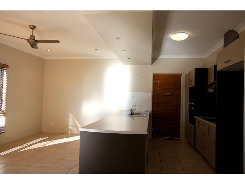 2 Nebo St, Caloundra West QLD 4551