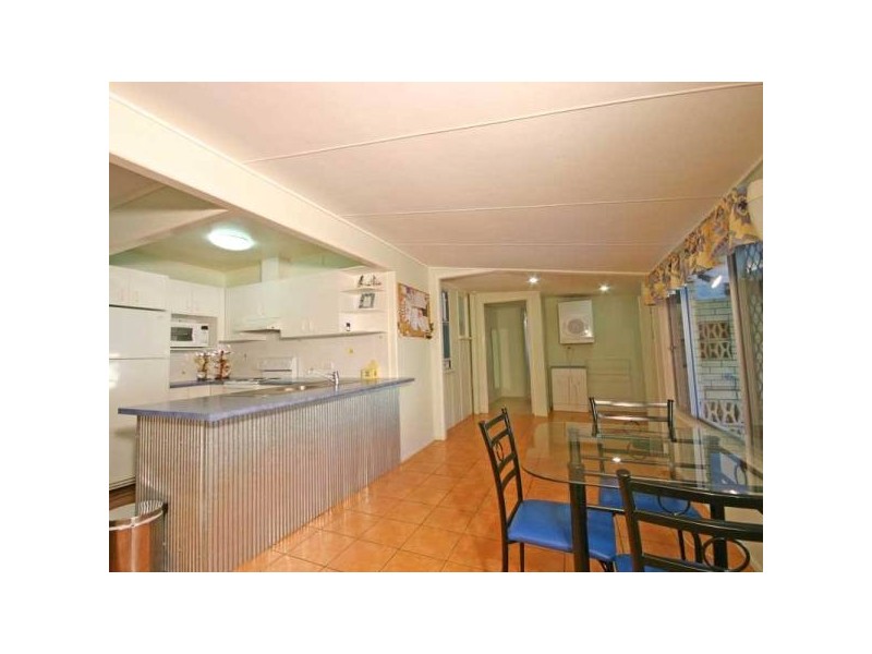 5 Taylor Avenue, Golden Beach QLD 4551