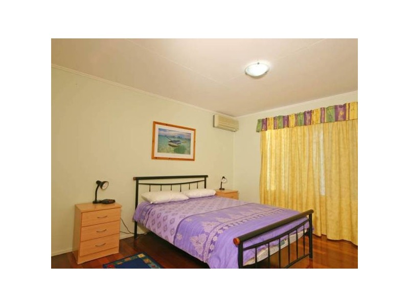 5 Taylor Avenue, Golden Beach QLD 4551