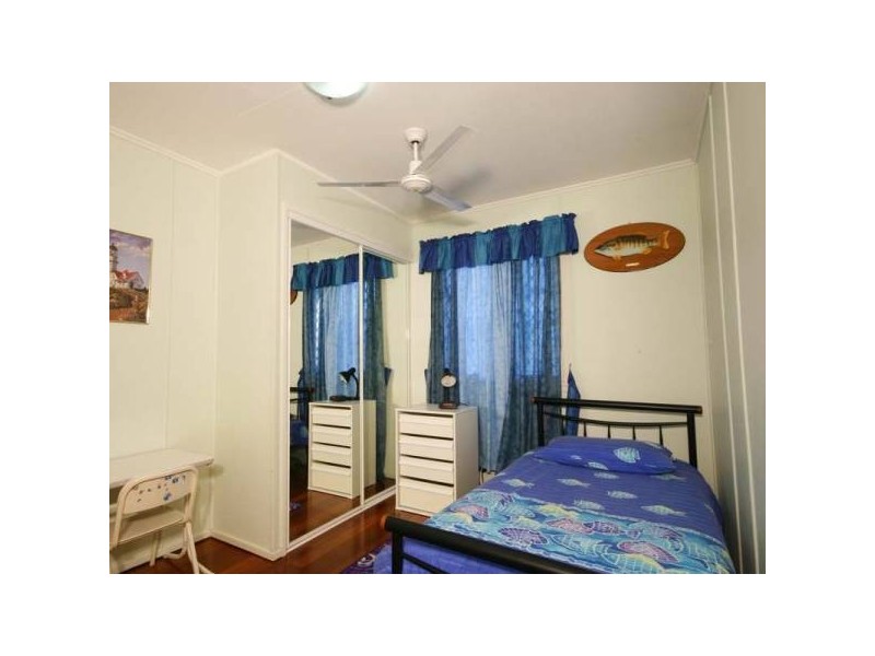 5 Taylor Avenue, Golden Beach QLD 4551